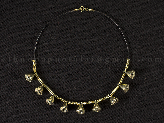 Vėrinys iš žvangučių ir įvijėlių. Pagal radinius iš šiaurės Lietuvos. XII – XIIIa. Žiemgaliai – Sėliai.